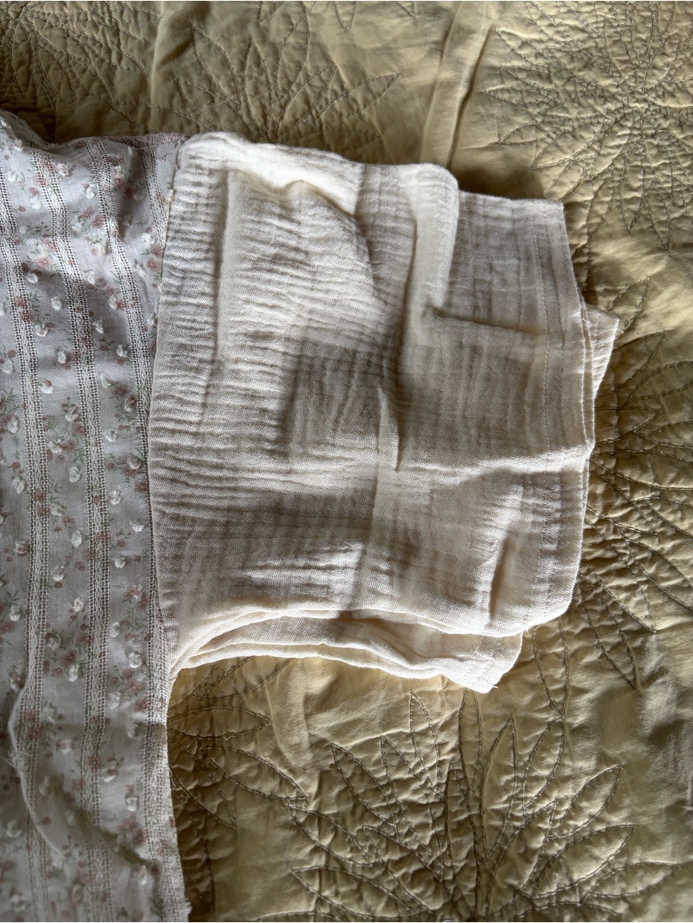 Light weight Chic style tee - Picture 3 of 6
